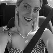 Profesora de inglés imparte clases particulares online y presencial